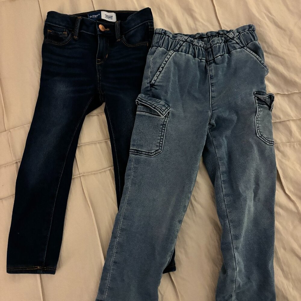 Two pairs of Girls (4T) Jeans Cargo Leggings Gap & Old Navy - Like New